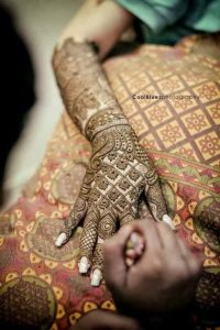 checkered mehendi design