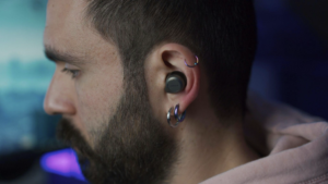 Men Wear Earrings